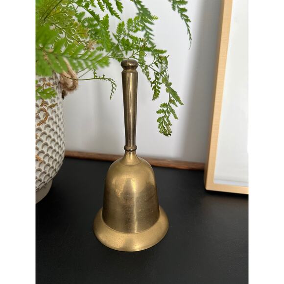 Vintage Brass Bell - School Bell - Patina - Vintage Metalware - Picture 3 of 10